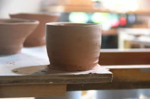 成都這所軍工廠，曾經(jīng)造火藥現(xiàn)在搞文藝，耍一天都不得累